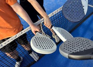 Raquette padel occasion : les points à contrôler avant d'acheter