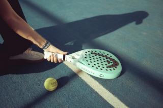 Meilleure façon de jouer au padel : techniques et stratégies